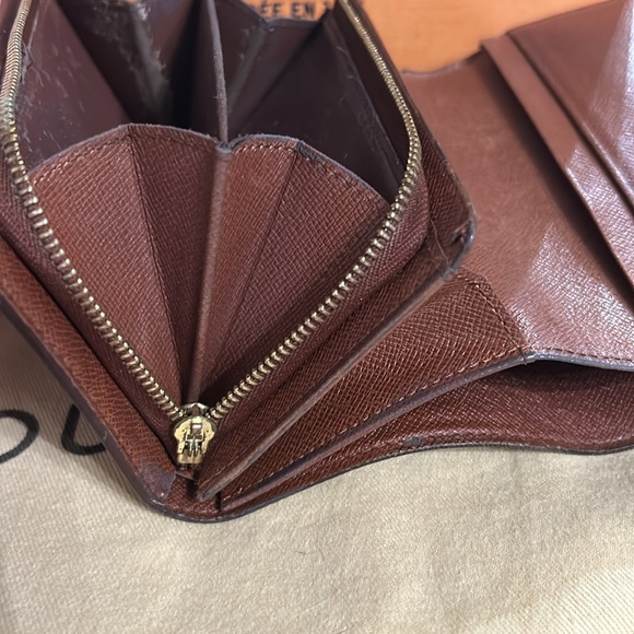 100% Authentic vintage Louis Vuitton Monogram Tressor wallet. - Picture 10 of 10